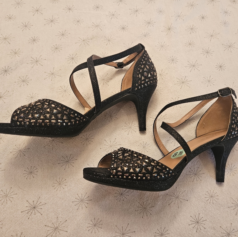 Size 8.5 Delicacy Brand Heels